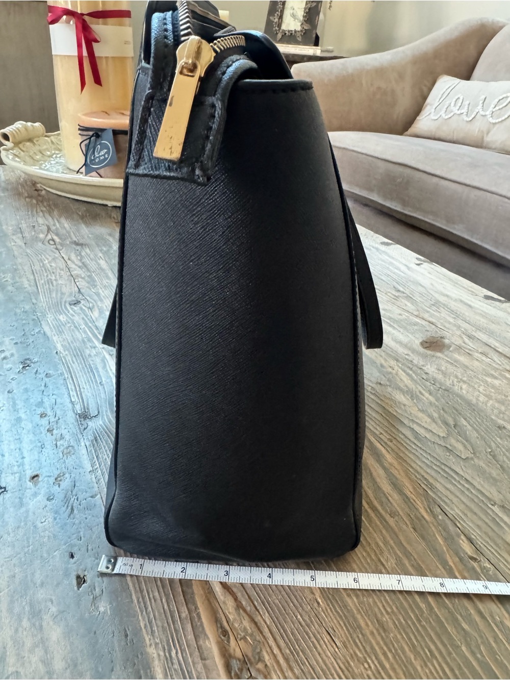 Excellent Tory Burch Black Saffiano Leather Emerson Top Zip Tote with Gold Logo - Picture 7 of 16